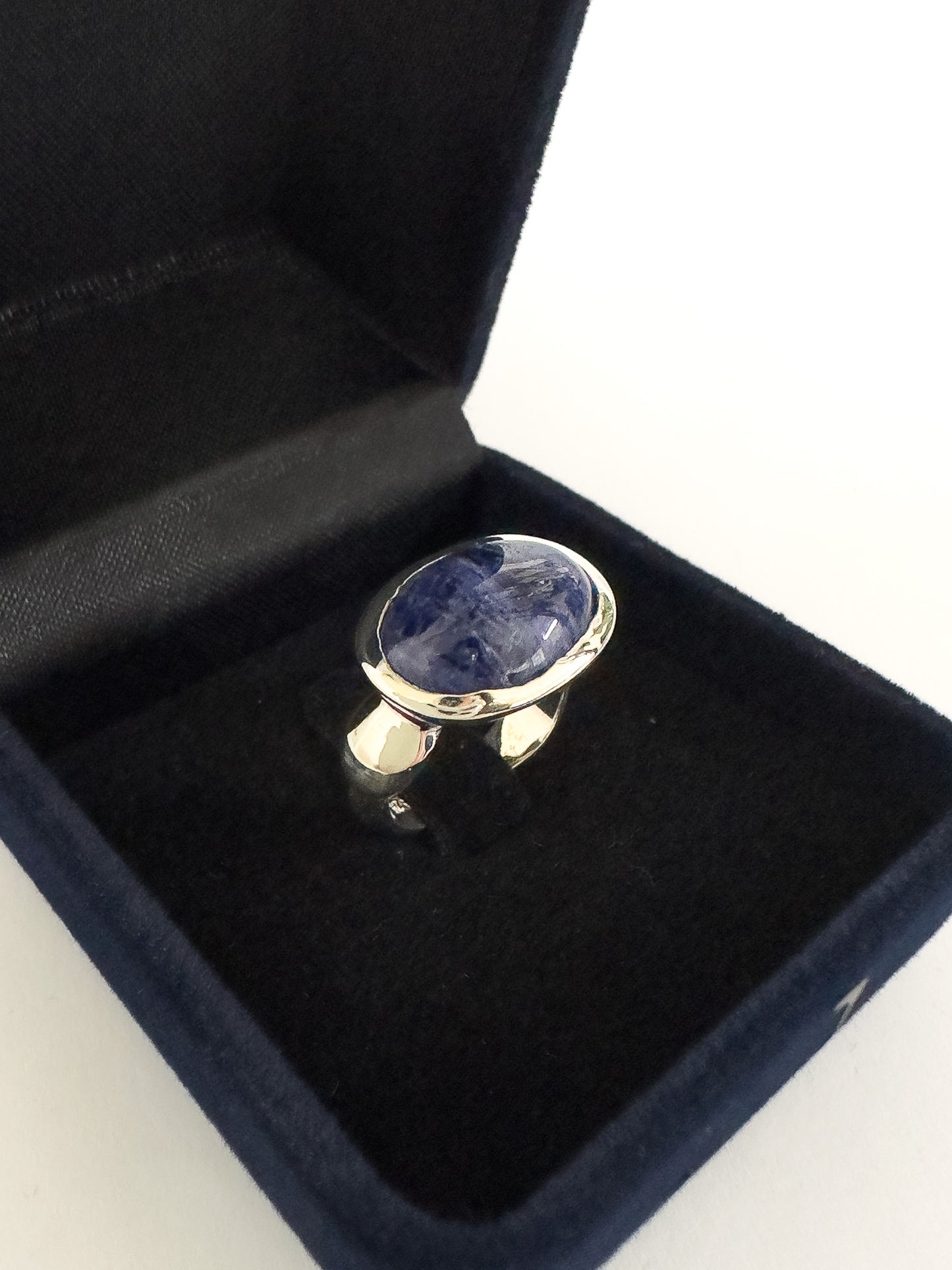 Gemstone Shoulder Ring