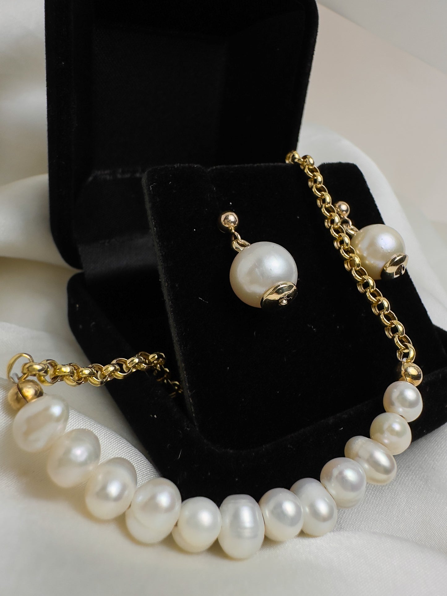 Gold Pearl Bracelet