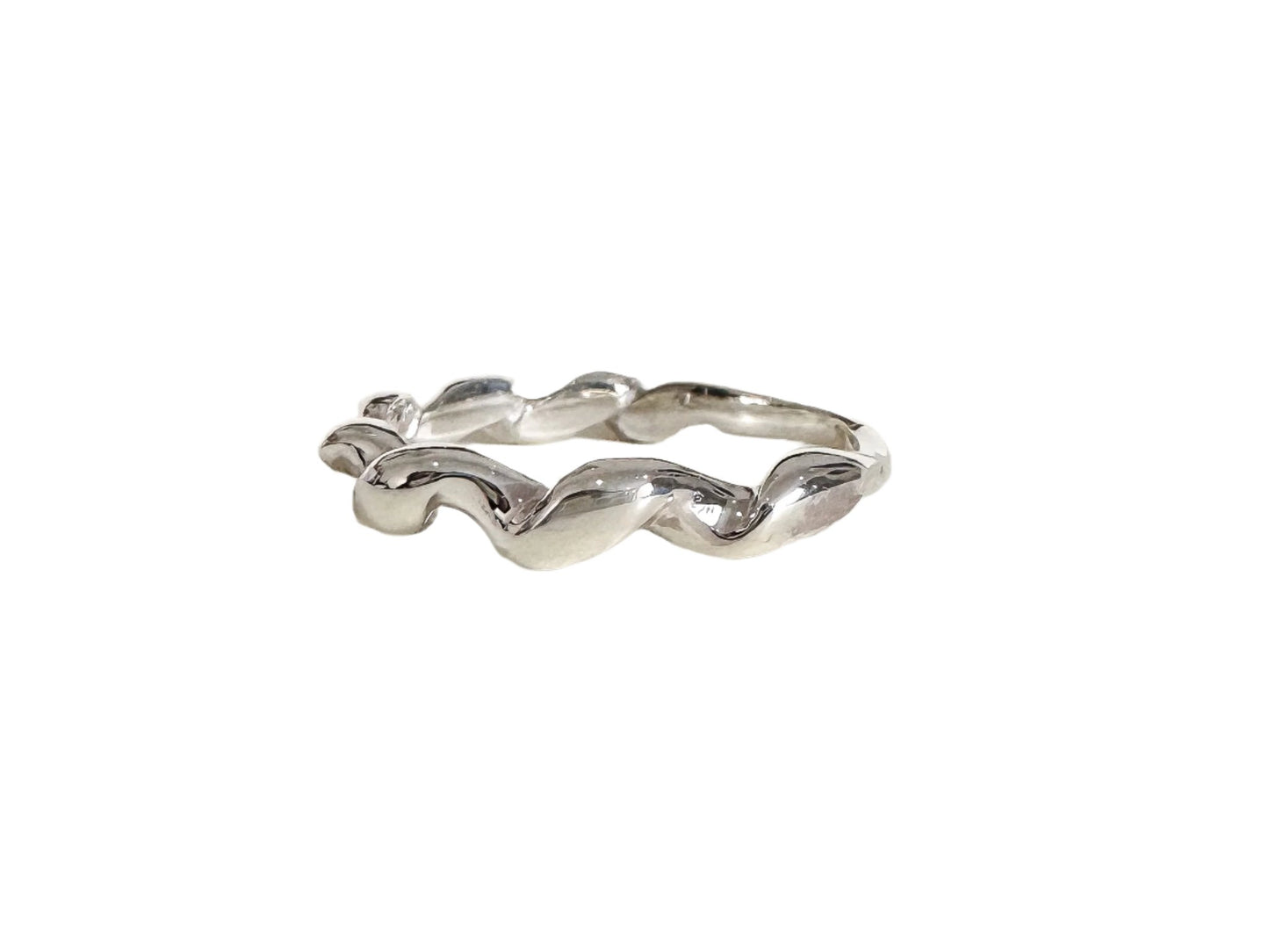 LORNE Organic Corkscrew Twist Ring—a playful and versatile addition that adds a touch of fun to your jewellery.  Key Features:  Organic Corkscrew Design: This ring boasts an organic corkscrew-style twist that adds a unique and whimsical flair to your stackable collection.