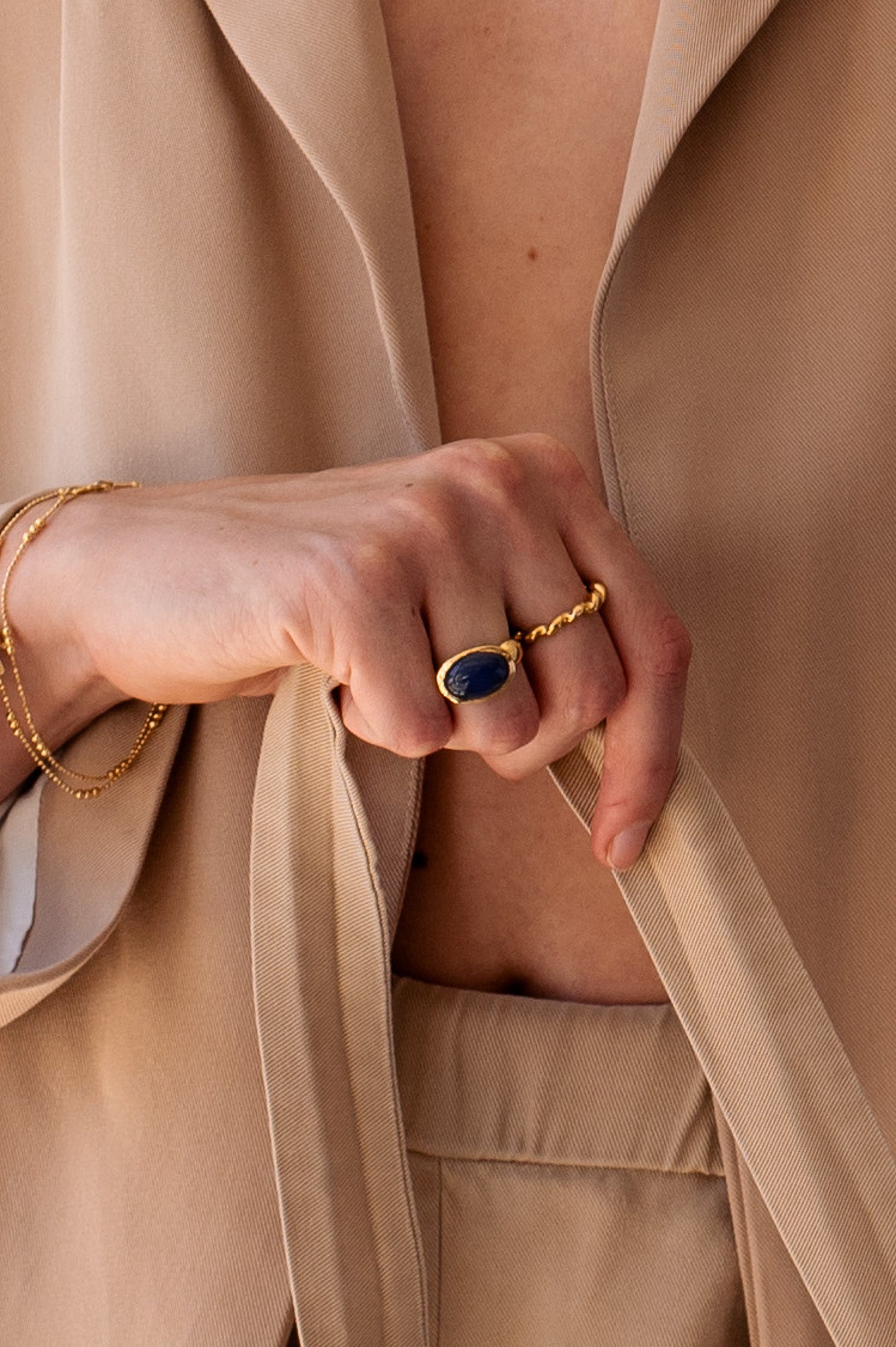 Gemstone Shoulder Ring