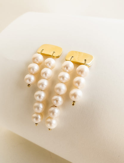 Eda Pearl Earrings