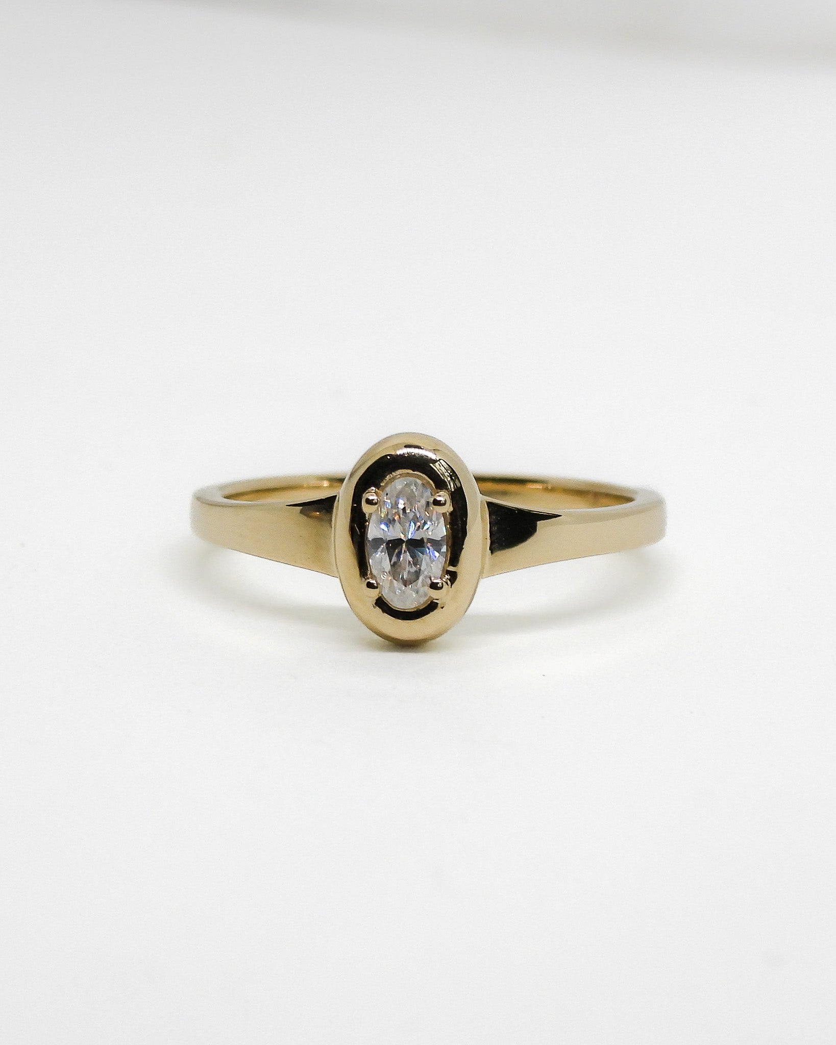 Lyra Solitaire Gold Ring
