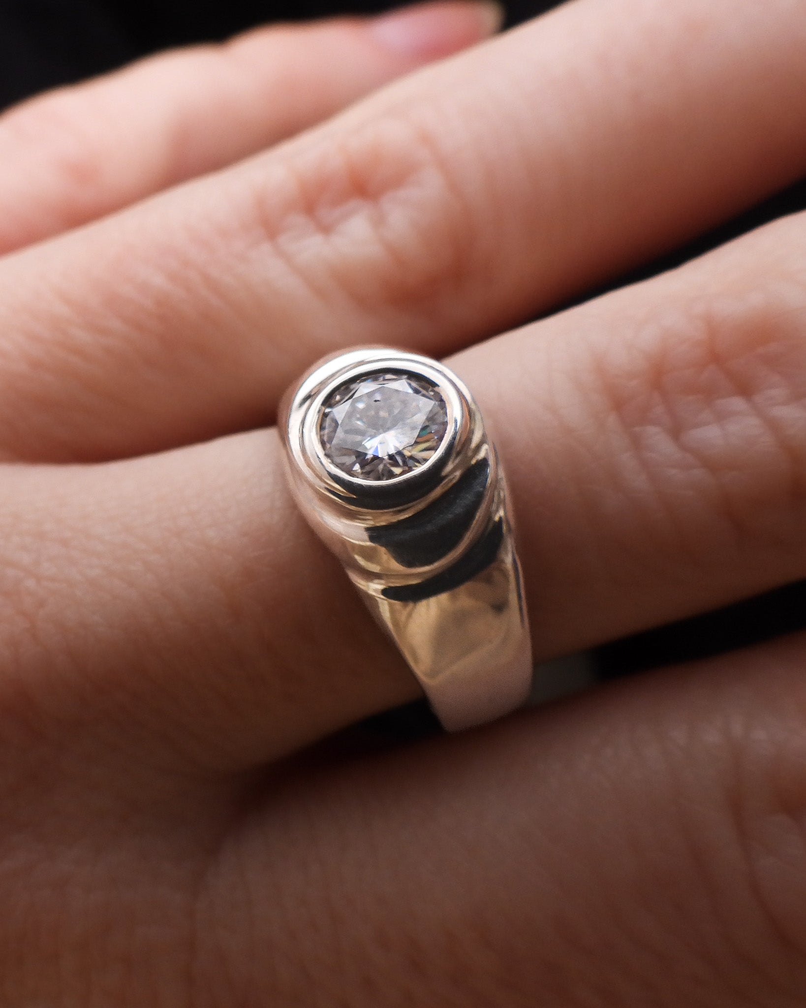 Moissanite Twist Ring - Silver