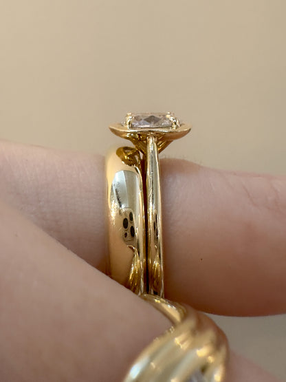 Viola Diamond Ring