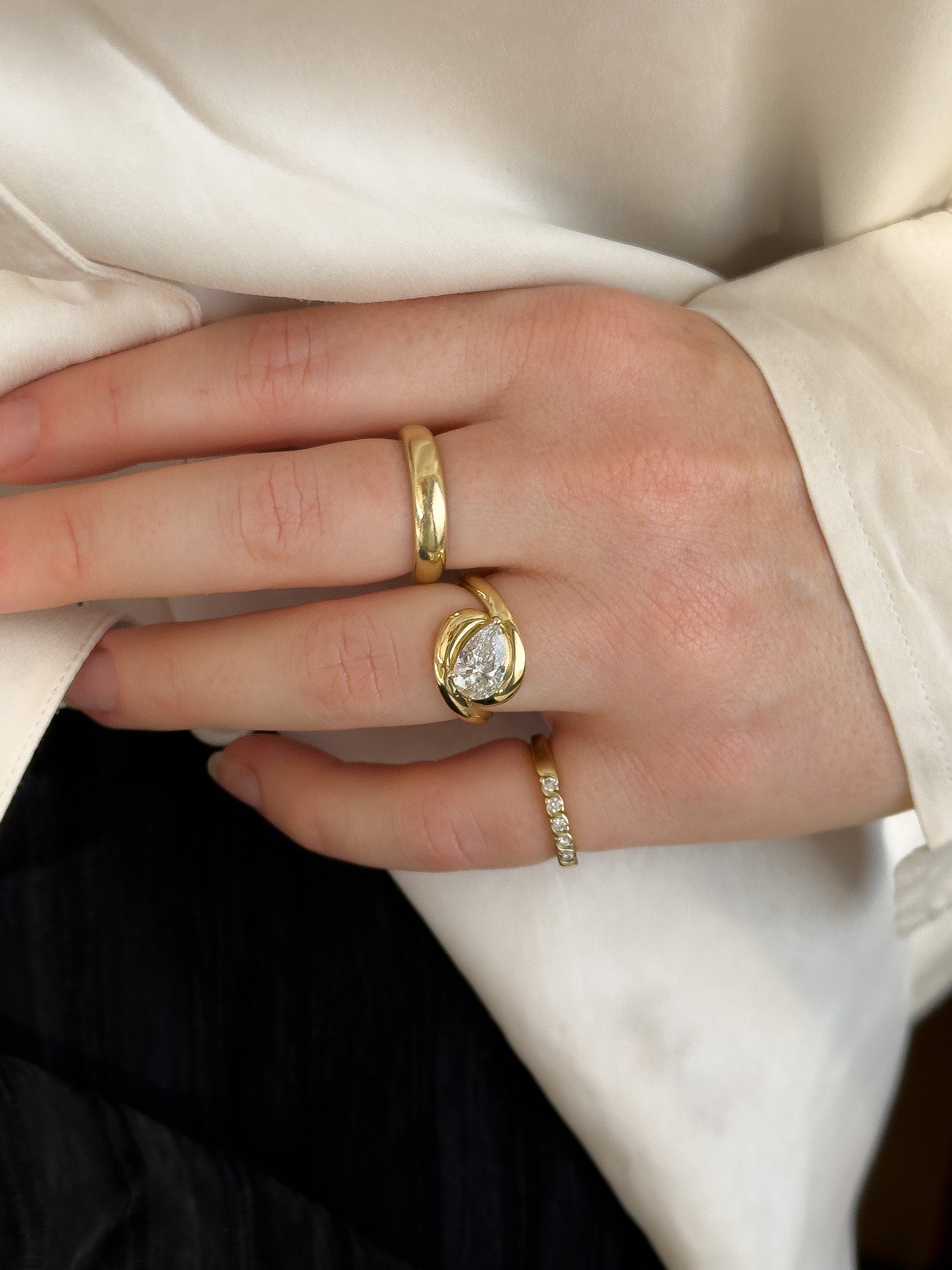 Rosa Crossover Diamond Ring