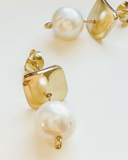 Maya Pearl Earrings (Maxi)