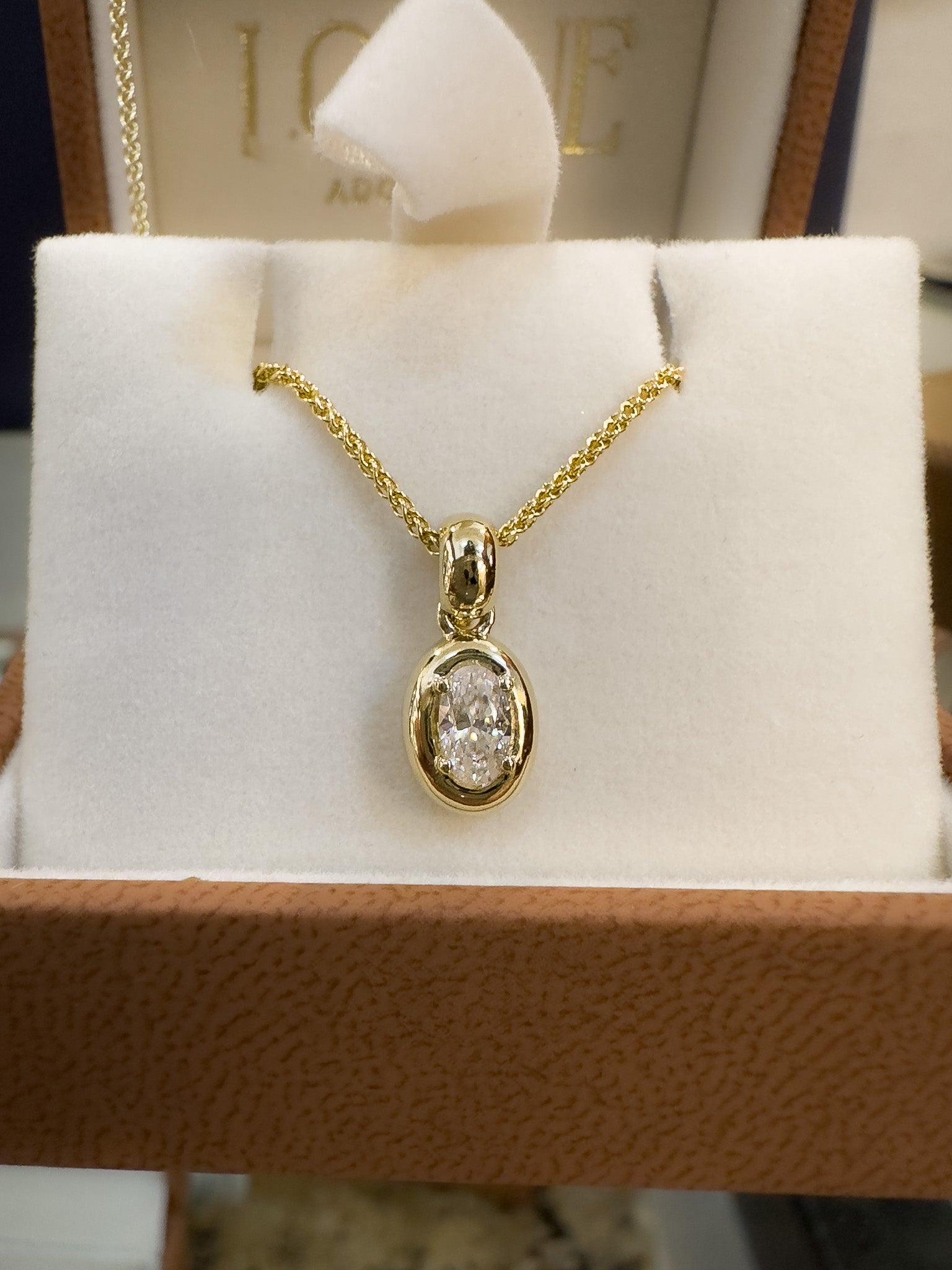 Lyra Pendant Necklace - Gold